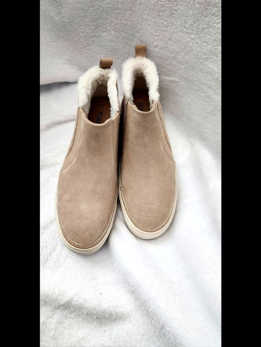 Women Toms Size 7